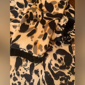 Absolutely gorgeous Bebe leopard sexy dress size M . Must have for party!